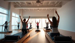 東京・台東区の多様なピラティスクラス。活発な参加者と最新機材が揃う明るいスタジオスペースを撮影。